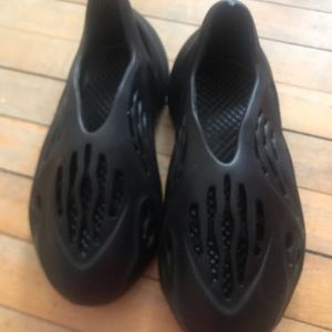 Ego official (yeezy sponge look alike slide on)